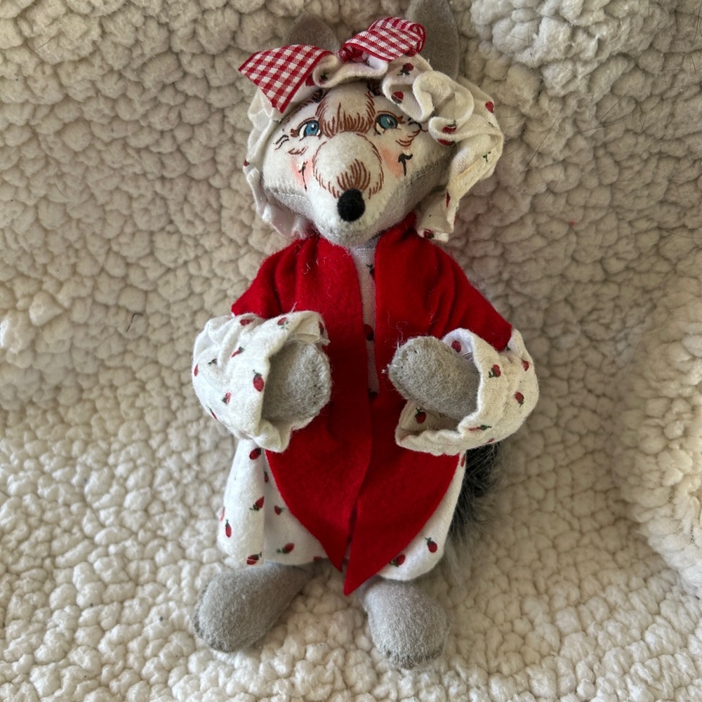 Annalee Adorable Wolf in PJ’s Decor